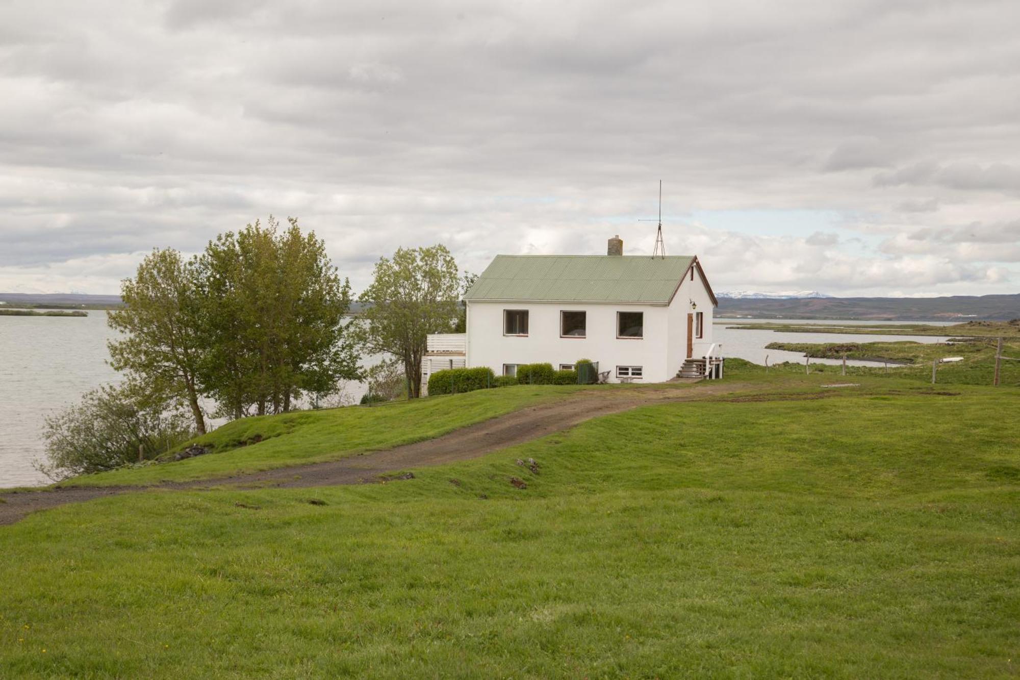 Dimmuborgir Guesthouse Myvatn Quarto foto